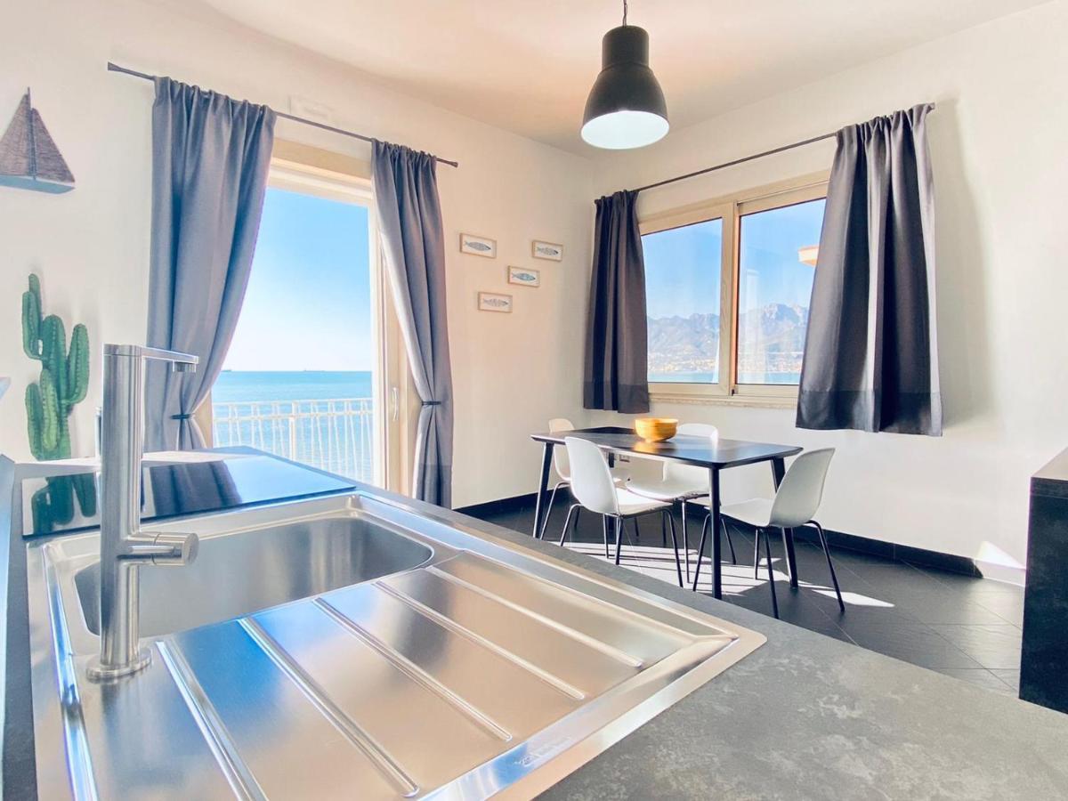 Sea View Apartment 5 Mt From The Beach Салерно Екстериор снимка