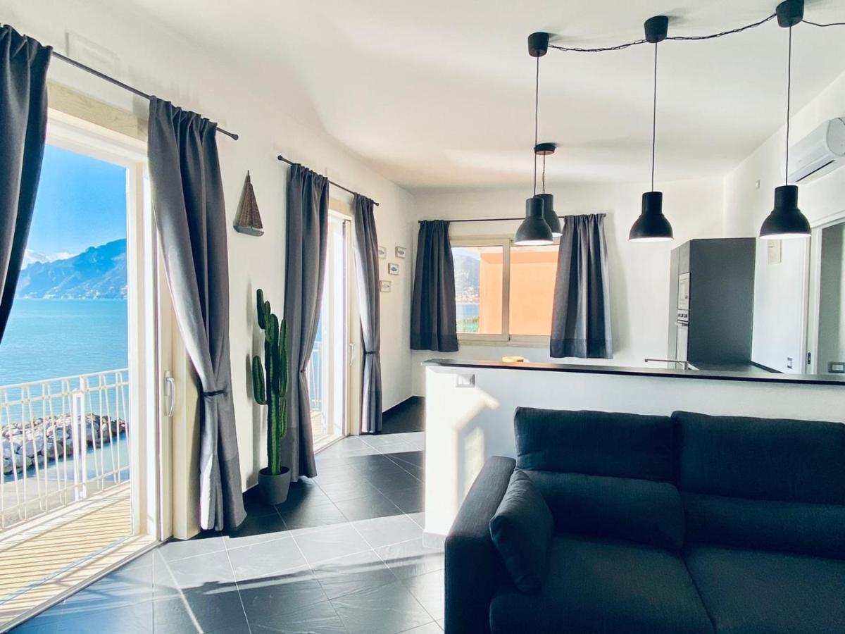 Sea View Apartment 5 Mt From The Beach Салерно Екстериор снимка