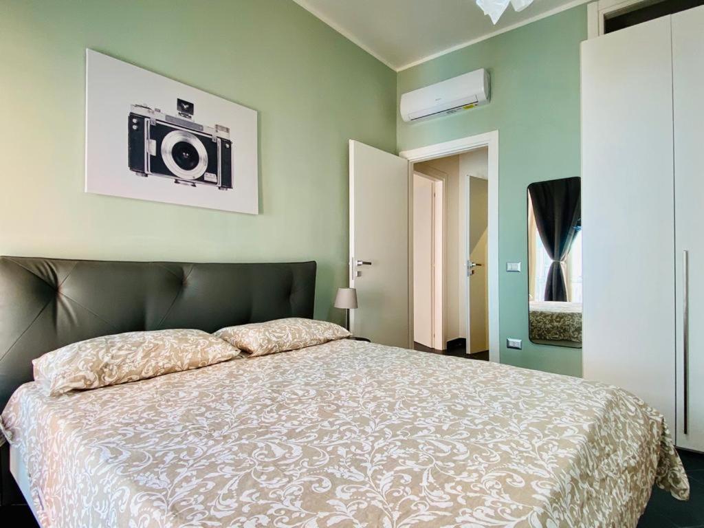 Sea View Apartment 5 Mt From The Beach Салерно Екстериор снимка